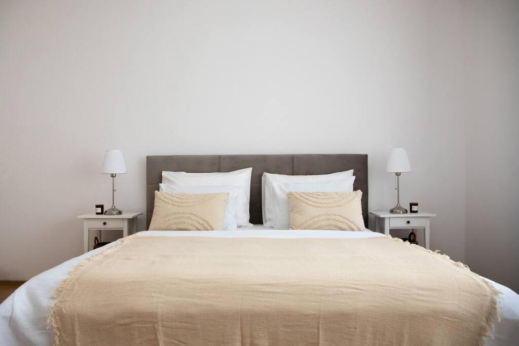 Brand New City Center Apartment Nostalgija スプリト エクステリア 写真