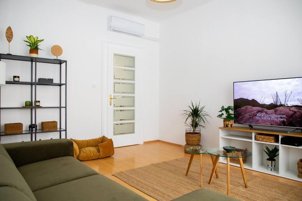 Brand New City Center Apartment Nostalgija スプリト エクステリア 写真